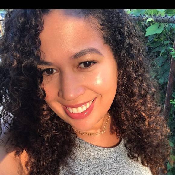 Meet your Posher, Jesenia - Picture 1 of 1